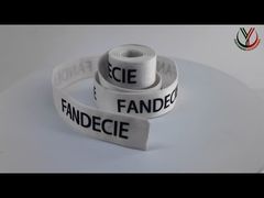 Παρουσιάστε την προσαρμοσμένη ελαστική ζώνη των ενδυμάτων με τυπωμένο μαύρο ματ λογότυπο για εσάς