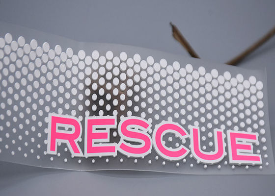 Σαφές TPU άσπρο σιλικόνης λογότυπο συνήθειας μπαλωμάτων σημείων τυπωμένο οθόνη για τα ενδύματα