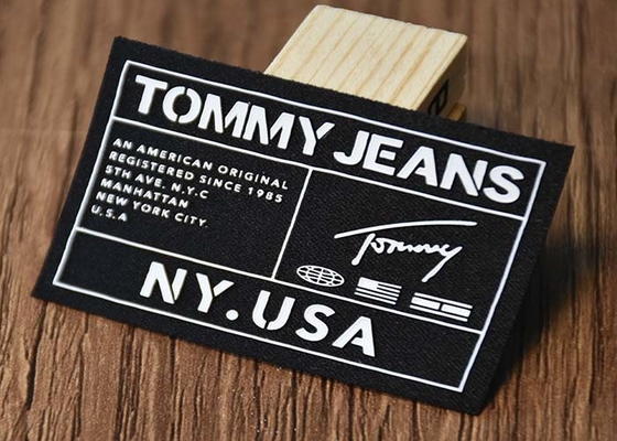 Υφαμένες ετικέτες υφάσματος σιλικόνης συνήθειας εκτύπωσης λογότυπα για τα ενδύματα