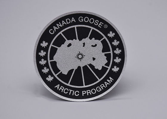 Η οθόνη συνήθειας τύπωσε τις ετικέτες μεταφοράς θερμότητας για το ένδυμα